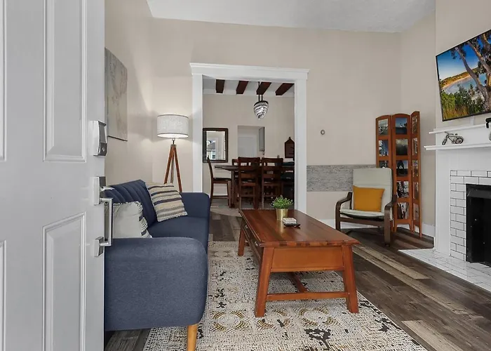 Modern 2Br Near Dt, 8Min Walk To Park&Conservatory